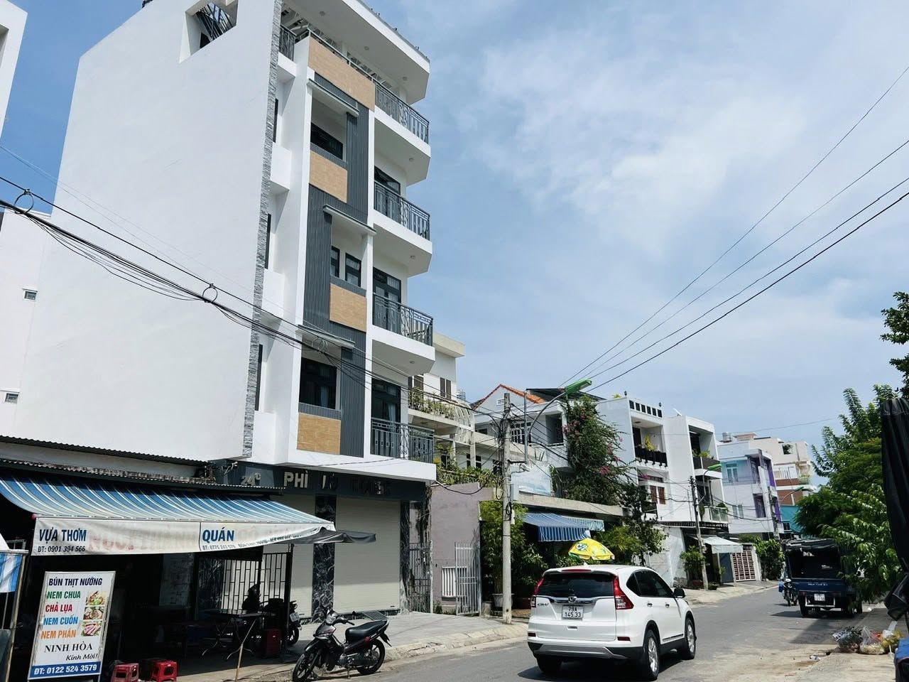 Bán nhà mặt tiền đường Đoàn Thị Điểm gần bên chợ Đầm