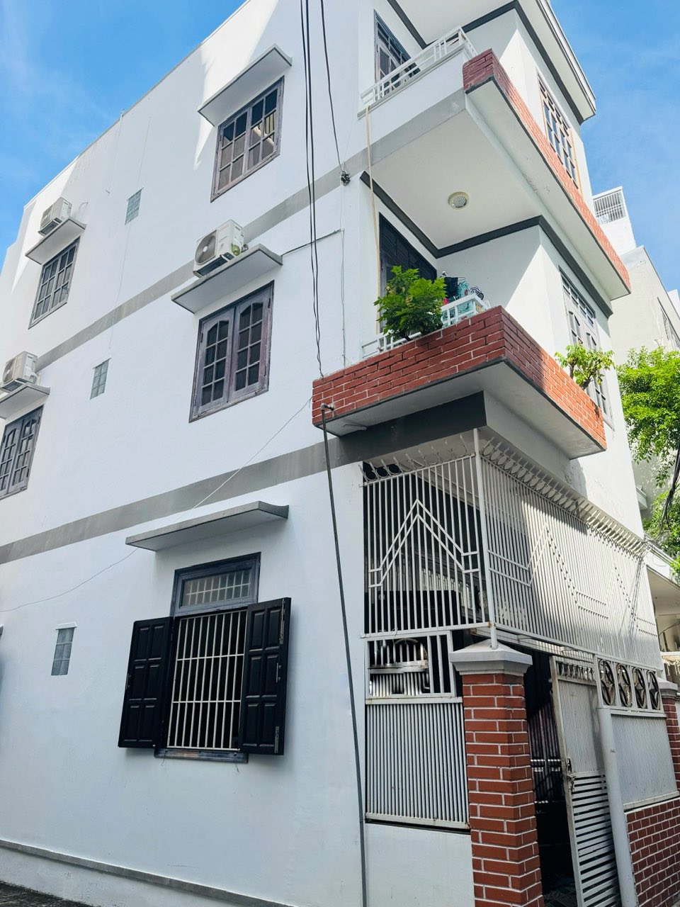 Bán căn nhà 2 mặt tiền hẻm đường Hoàng Hoa Thám, Nha Trang