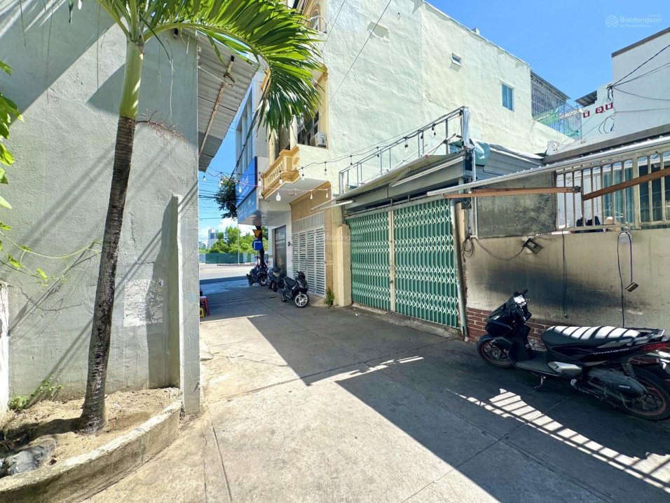 Bán nhà hẻm ô tô Gần vòng xoay Nguyễn Đức Cảnh, Nha Trang, cách Biển 1km