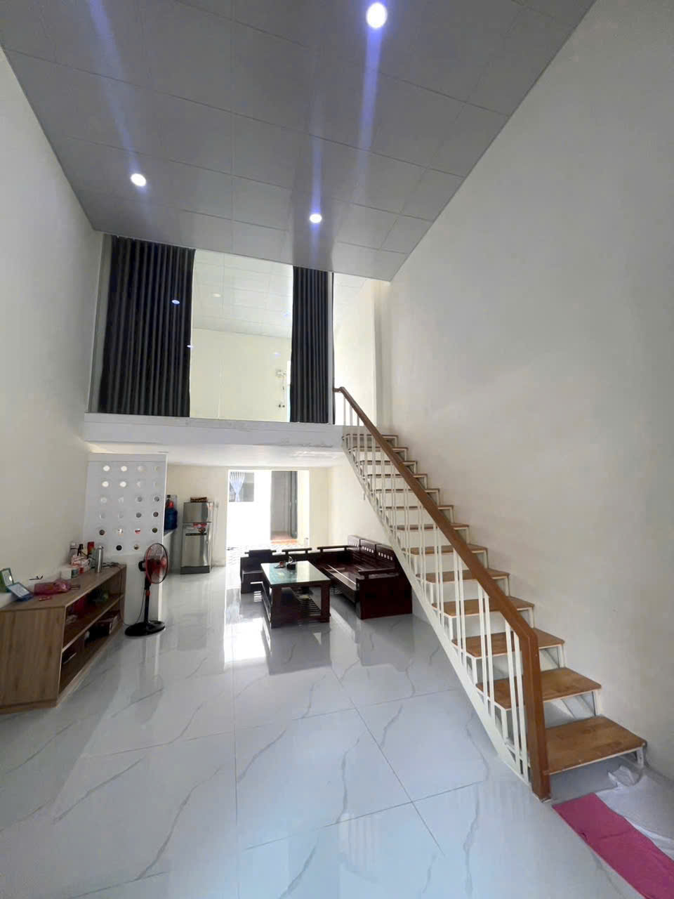 Nhà 1,5 tầng, mặt tiền Dương Vân Nga - nhà khá mới, mua vào là ở ngay. Dt 72.5m2. Giá 5.5ty