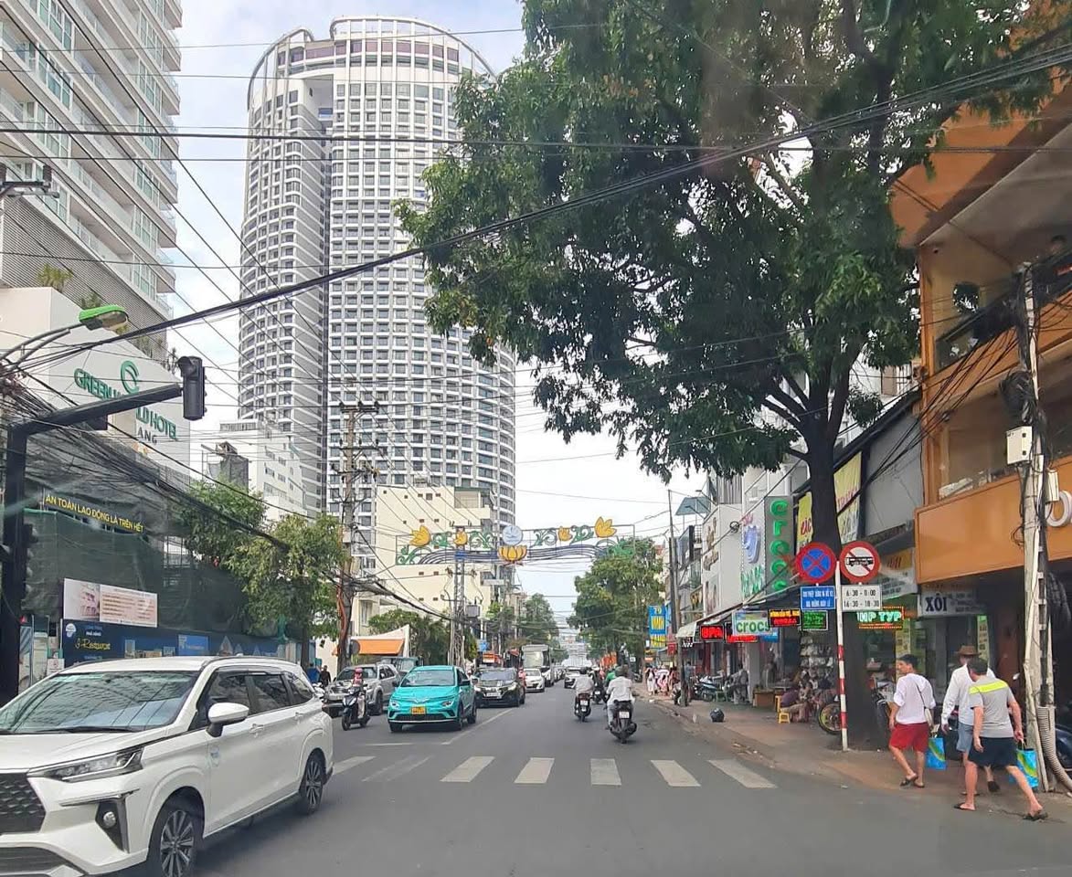 Bán Nhà Mặt tiền Nguyễn Thị Minh Khai, TP Nha Trang, cách biển 300m