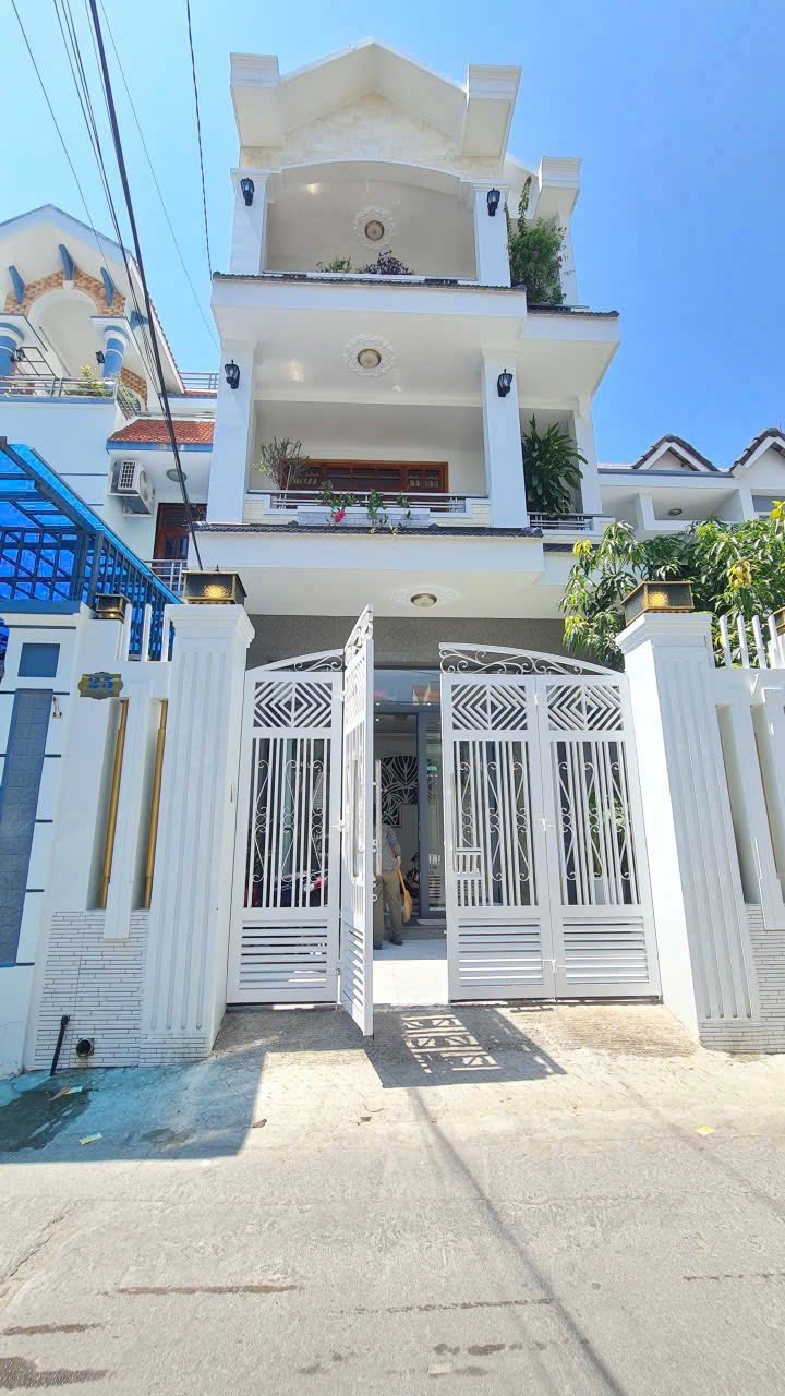 Bán nhà 3 tầng mặt đường Trần Thị Tính, Phước Hoà, Nha Trang