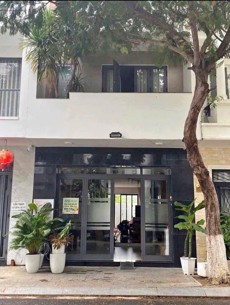 Bán nhà 3 Tầng 1 tum khu đô thị VCN Phước Long Nha trang 