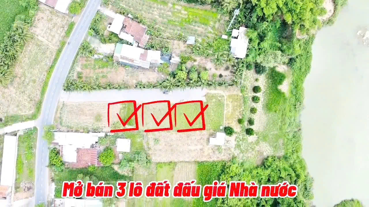 View sông Cái Nha Trang bên cạnh Tỉnh Lộ 8. Đi về thành phố tầm 15km. Dt 156m2. Giá 799tr
