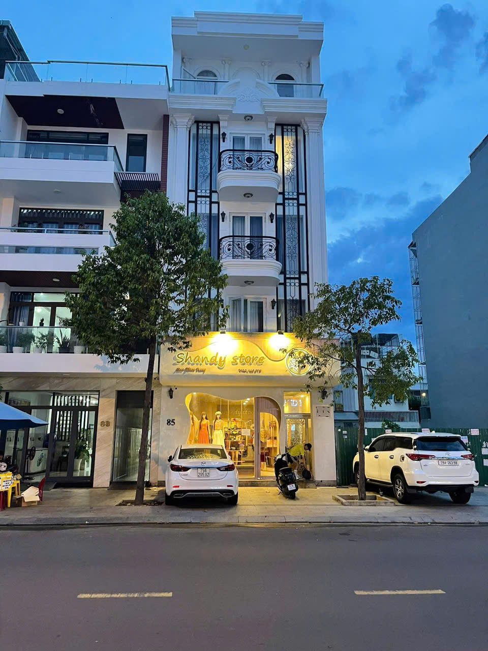 Toà căn hộ cao cấp mặt tiền đường Thích Quảng Đức (Số 4) -  Trung tâm KĐT VCN Phước Hải - Nha Trang.Dt 130.5m2. Giá 32tỷ