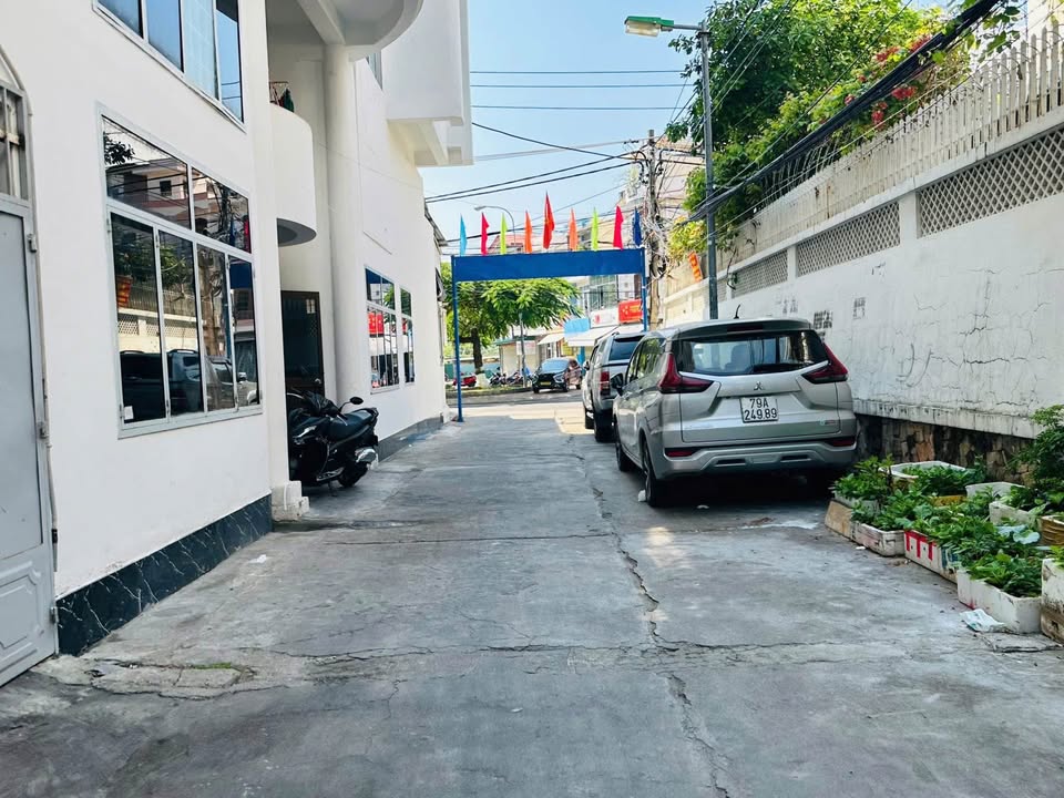 Bán Nhà Hẻm Dã Tượng - Nha Trang - Cách biển chỉ 700m