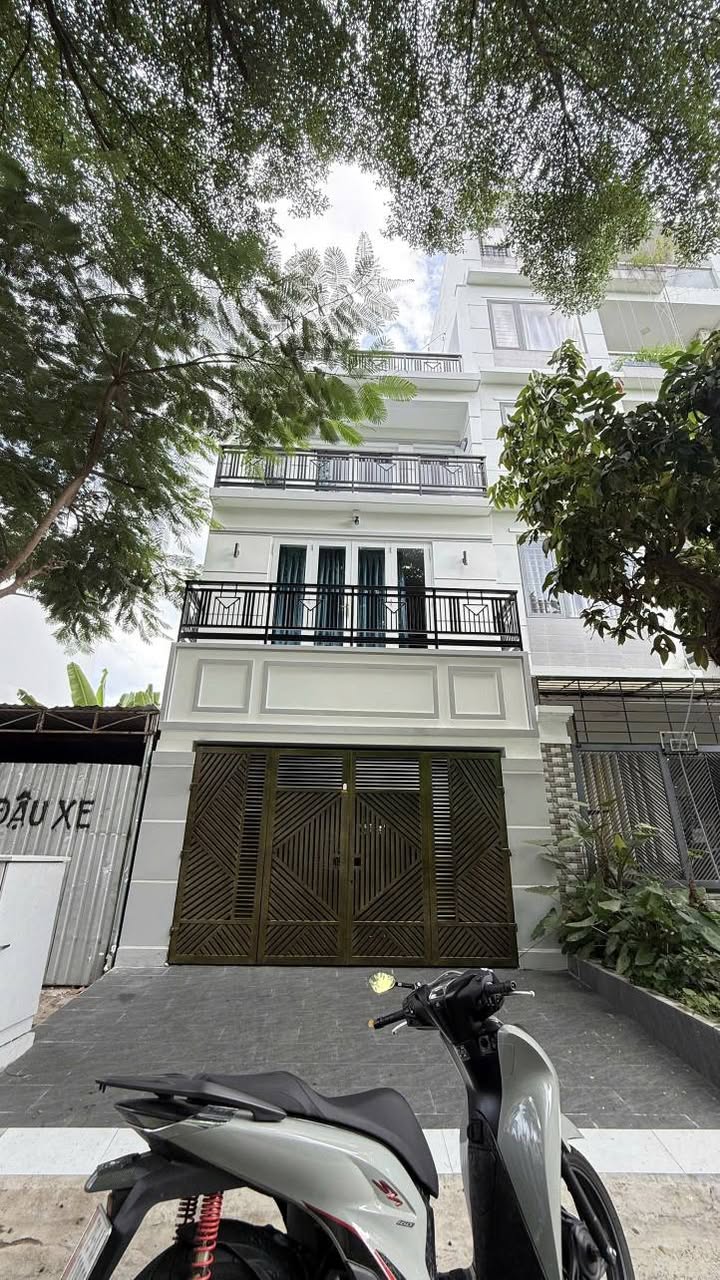 Bán nhà đẹp KĐT Phước Long B, Nha Trang, tặng nội thất cao cấp 8,5 tỷ