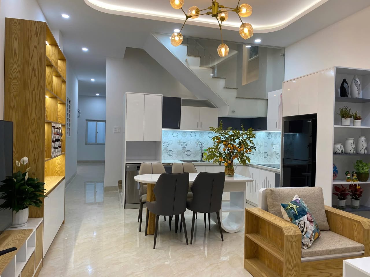 Bán nhà góc 2 mặt tiền đường Chí Linh, p. Phước Hoà, tp. Nha Trang