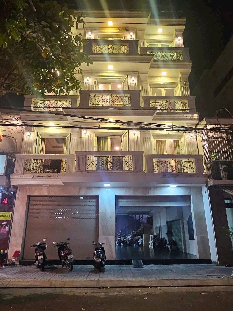 Bán Nhà đẹp 2 mặt tiền đường Hoàng Văn Thụ, Nha Trang