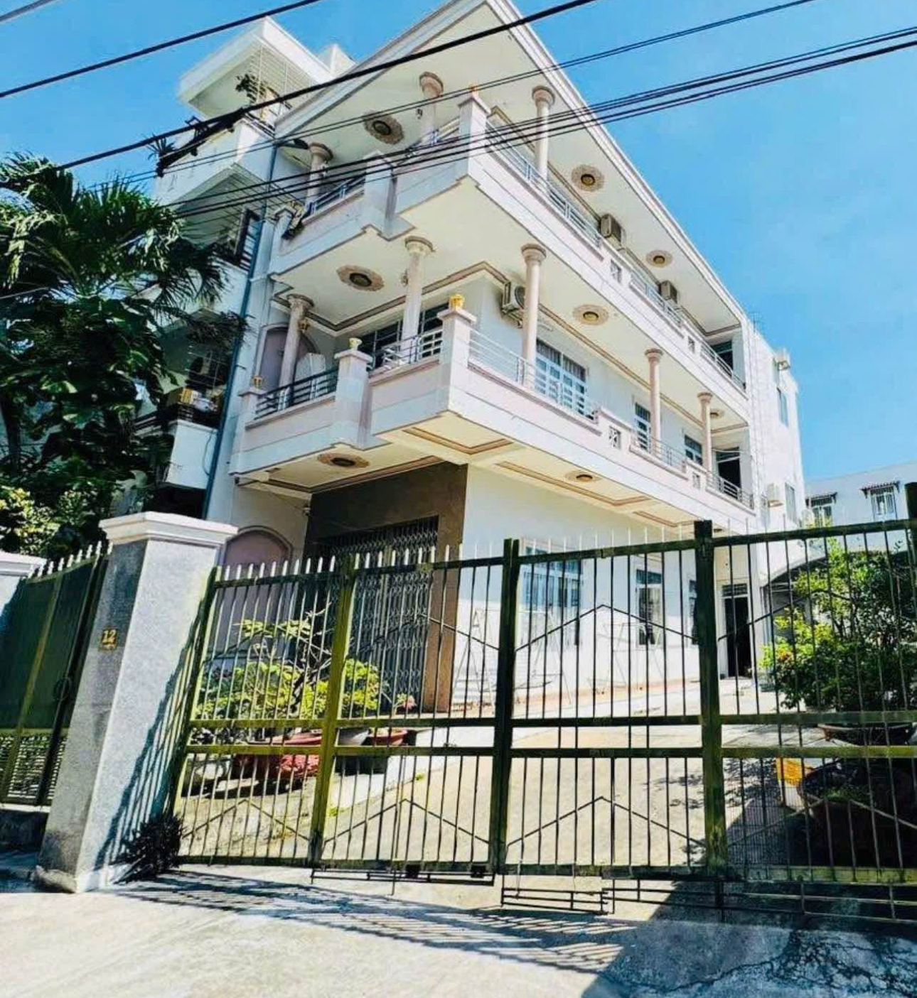 Bán nhà hẻm ô tô Phạm Văn Đồng, Nha Trang, cách Biển 70m