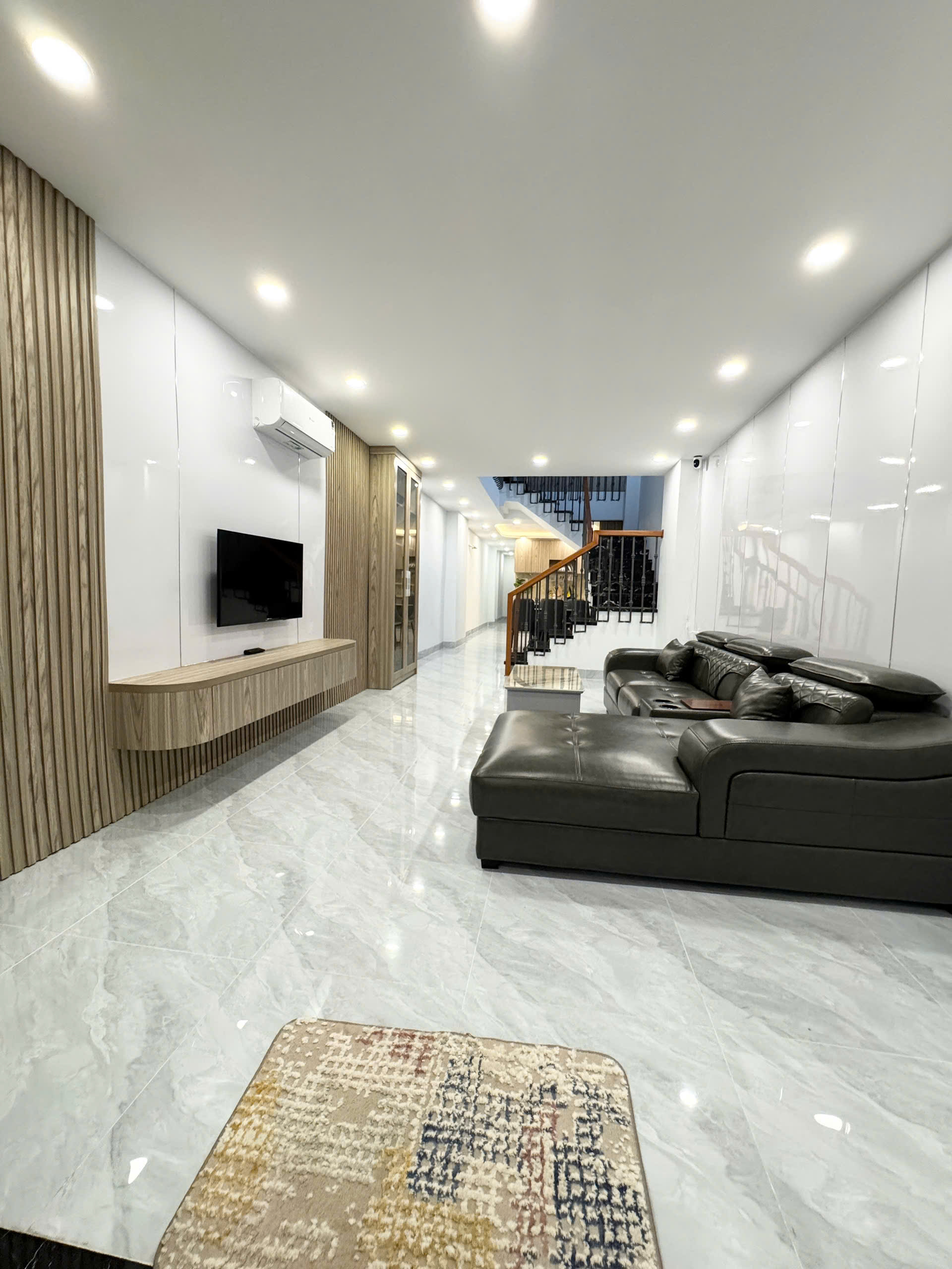 NHÀ Ô TÔ HOÀNG DIỆU – GẦN BIỂN – FULL NỘI THẤT CAO CẤP. GIÁ 7.8 TỶ