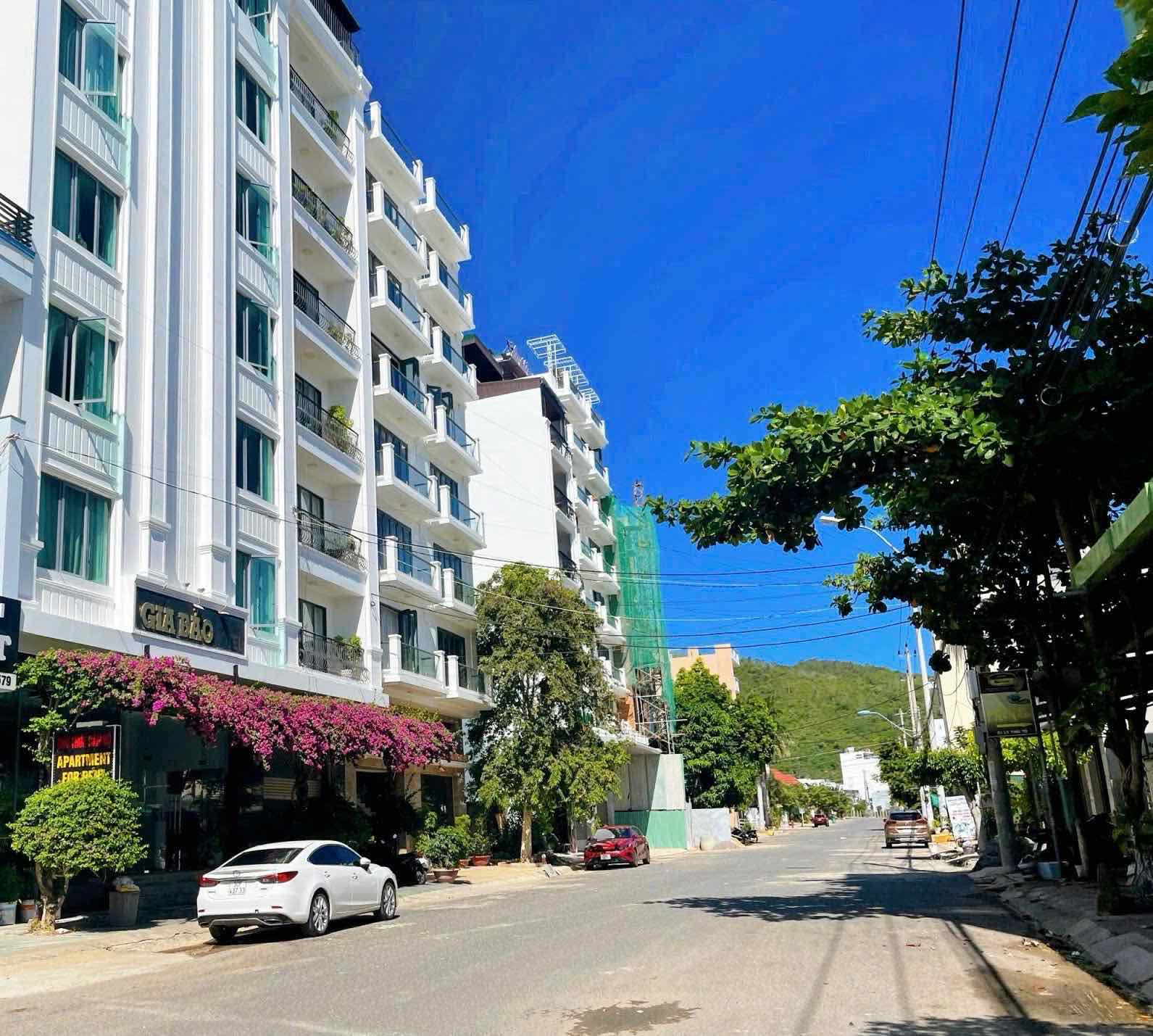 Bán Nhà 3 Tầng mặt tiền đường Lý Thái Tổ, Vĩnh Hoà, Nha Trang