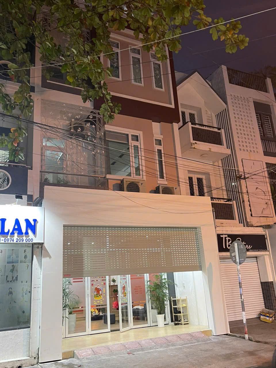 Cho thuê nhà mới khu bàn cờ kinh doanh mặt tiền đường Trần Bình Trọng, Nha Trang