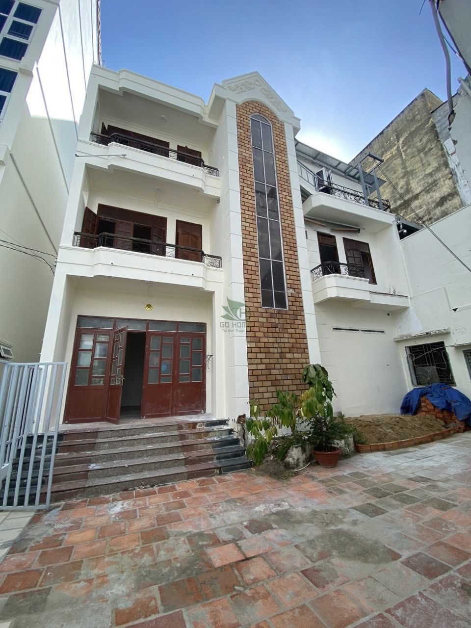 Bán 2 căn nhà phố kinh doanh mặt tiền đường Lý Thánh Tôn, Nha Trang