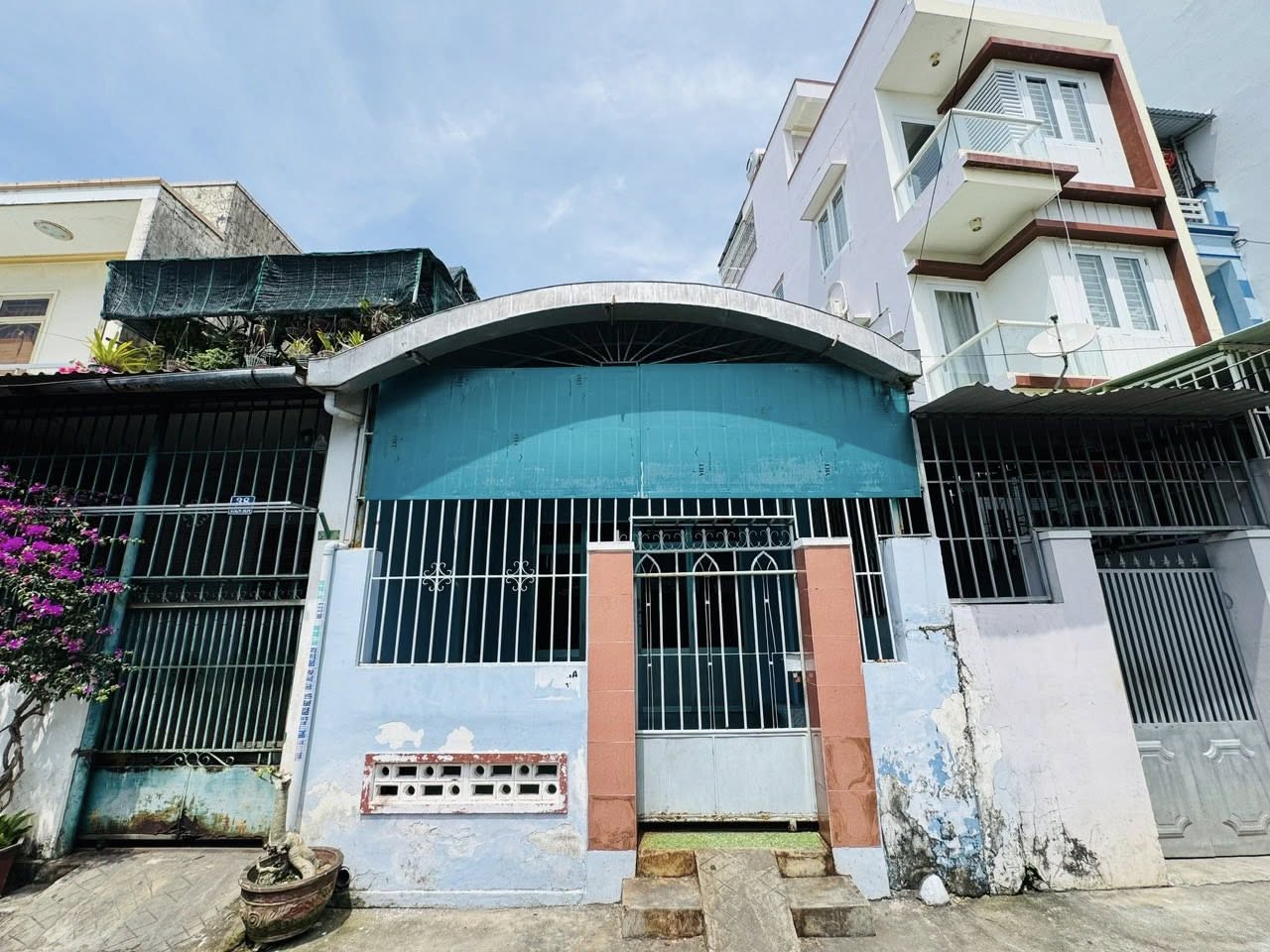 Bán nhà cấp 4 hẻm oto Lê Hồng Phong - Phước Hải cạnh ngã ba Vân Đồn, Nha Trang