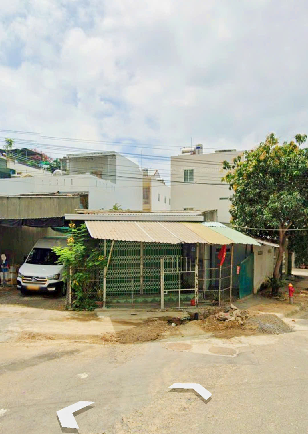 Lô góc 2 mặt tiền đường Nguyễn Bặc _ giao đường Lê Văn Miến. Dt 90m2. Giá 5.7ty