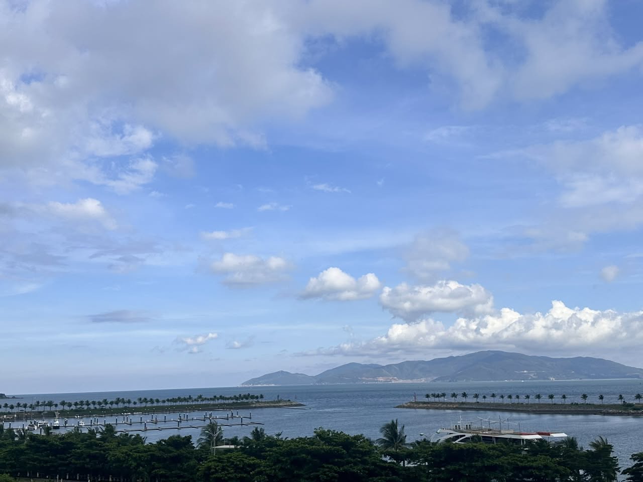 Bán tòa Khách Sạn Bắc Nha Trang. DT 590m2. Chỉ 100tỷ