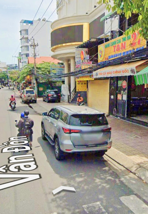 Bán nhà mặt tiền Vân Đồn, sát Trần Nhật Duật, cách biển Trần Phú 1,4km.