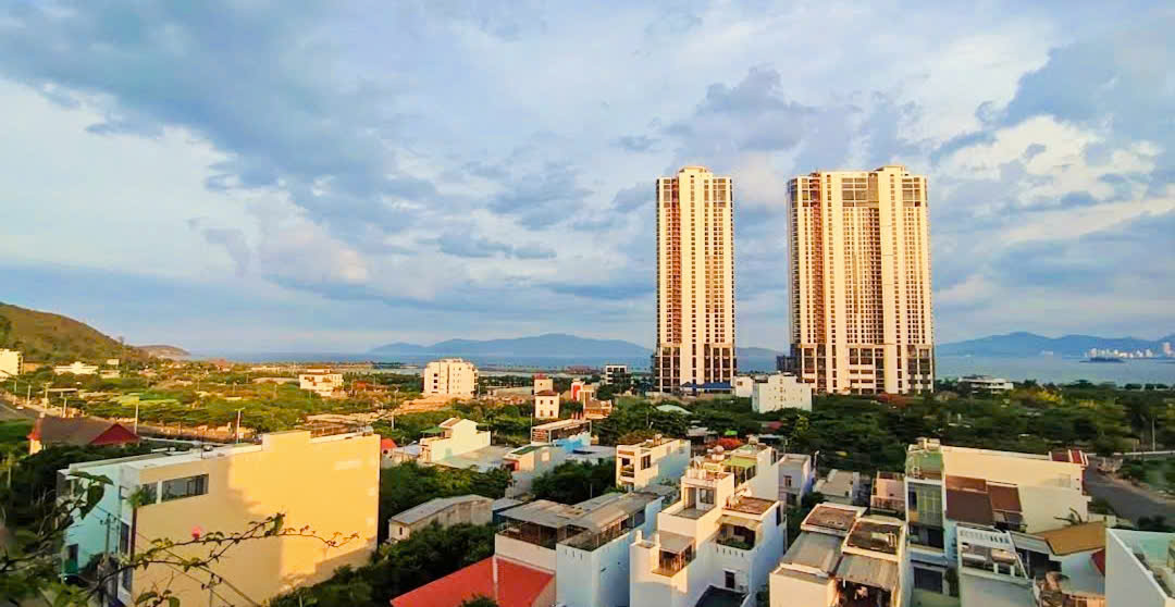 [ Khách Sạn Lý Thái Tổ _ góc 2 mặt tiền  ] , cần chủ New