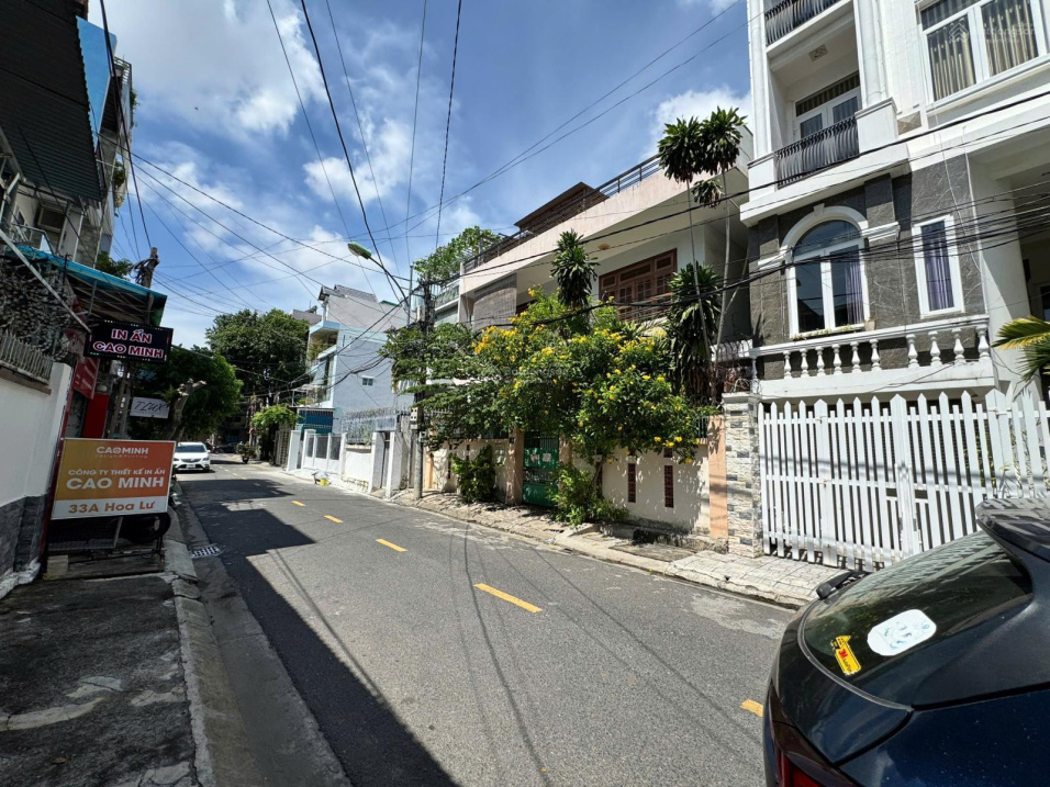 Bán nhà phố giá đầu tư đường Hoa Lư - Phước Tiến.