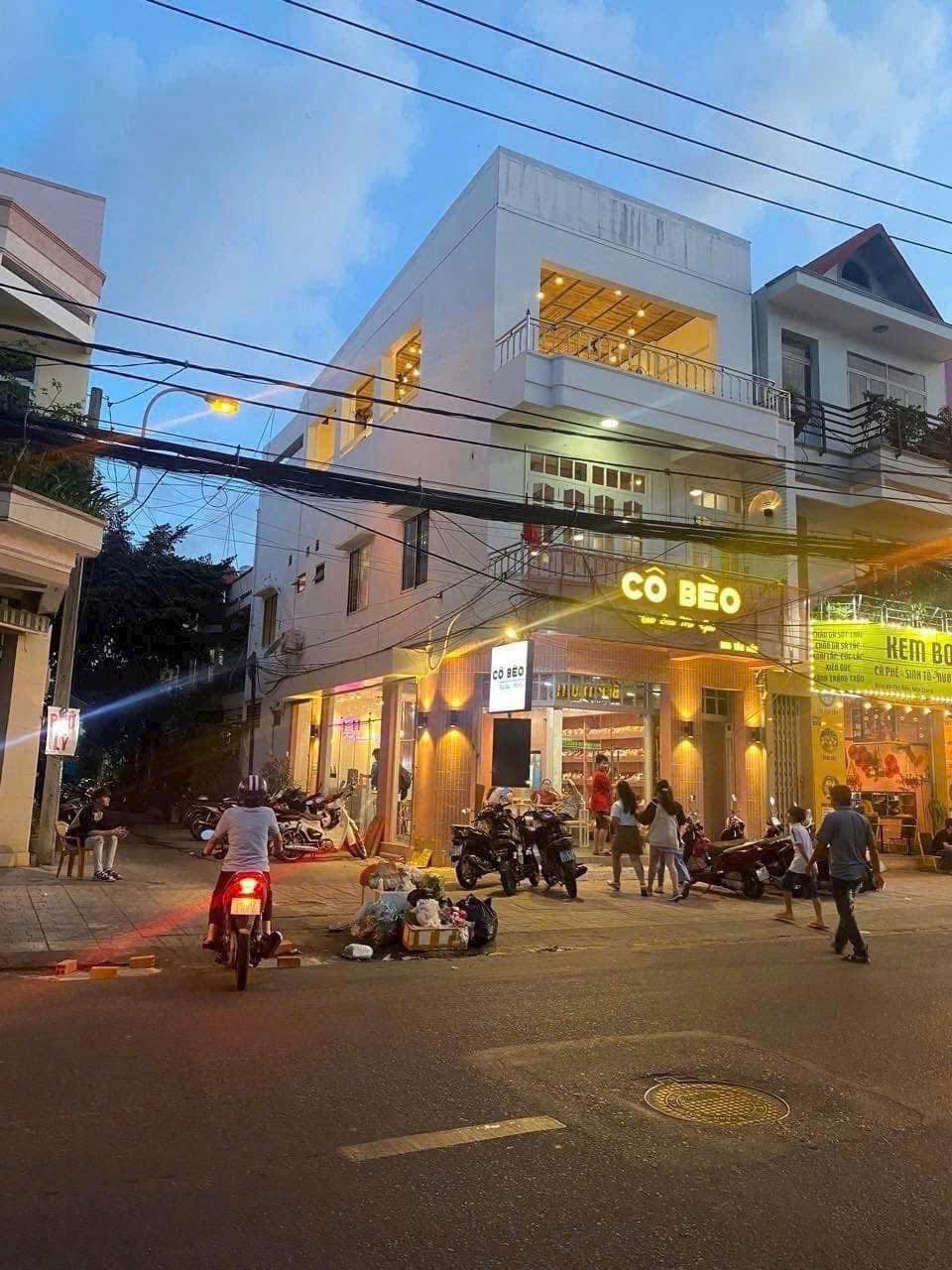 Bán nhà căn góc đẹp 2 mặt tiền đường Vân Đồn, Nha Trang