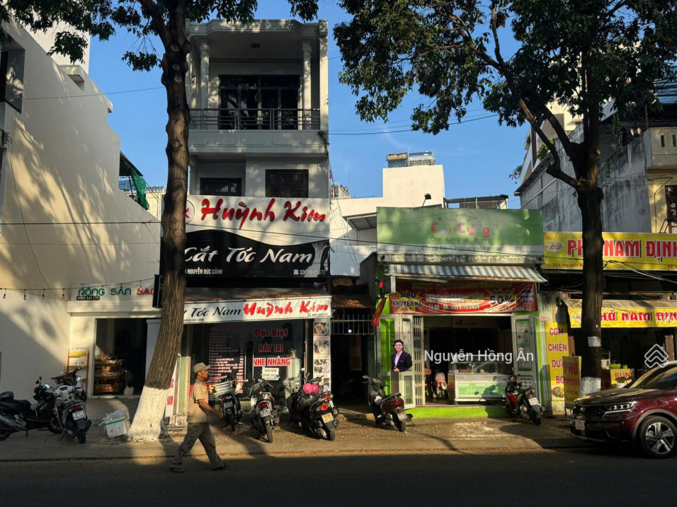 Bán nhà mặt tiền đường Nguyễn Đức Cảnh, Nha Trang thuê 30tr/ tháng.