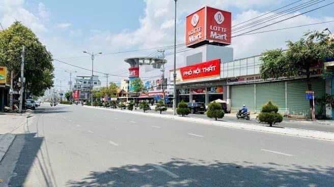 Bán lô đất mặt tiền đường 23/10 sát Lotte Mart, Nha Trang