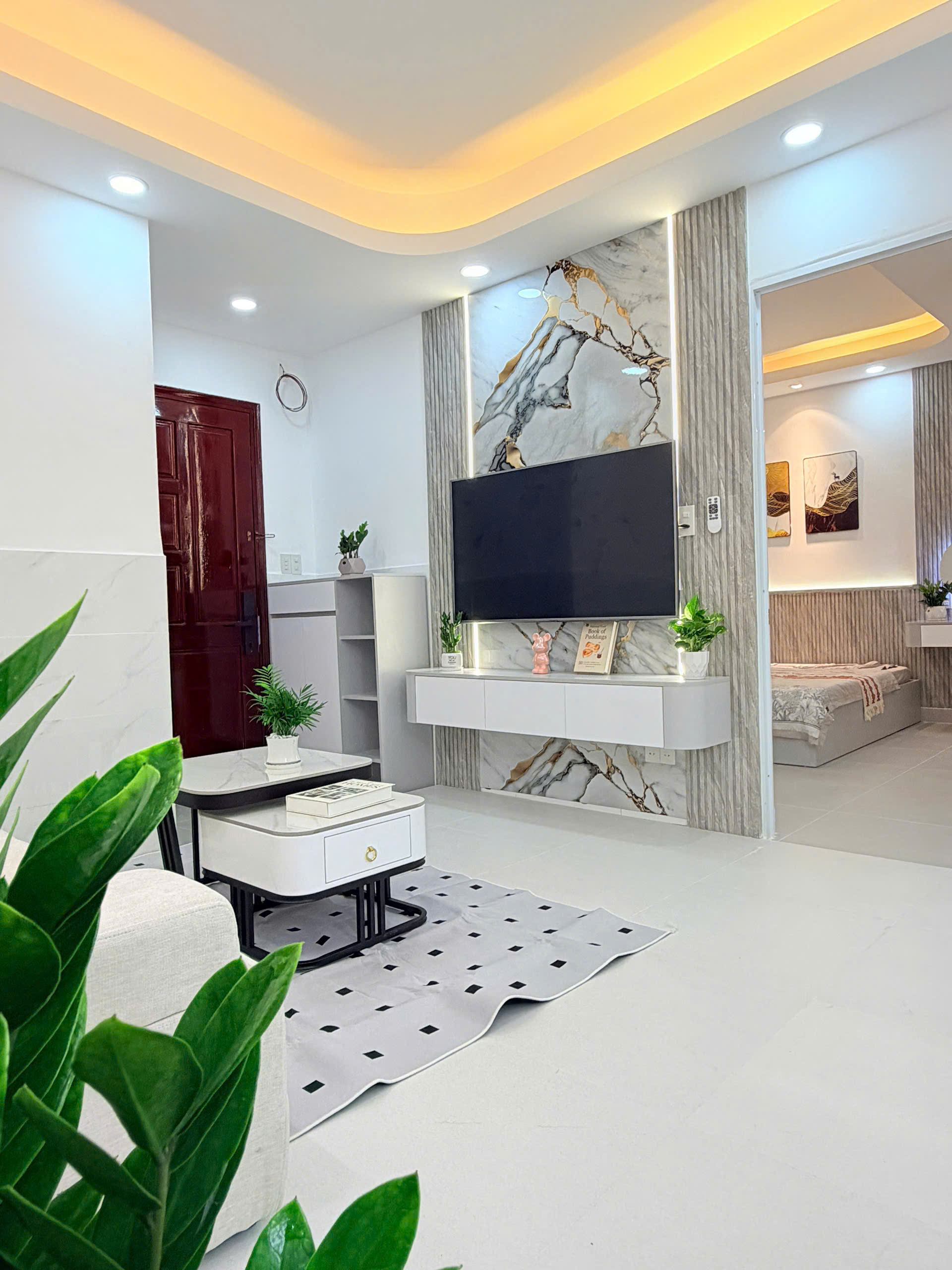 Cần bán căn  2PN , 1WC CT4 Vĩnh Điềm Trung tầng 5. DT 72m2. Giá 2.390 tỷ