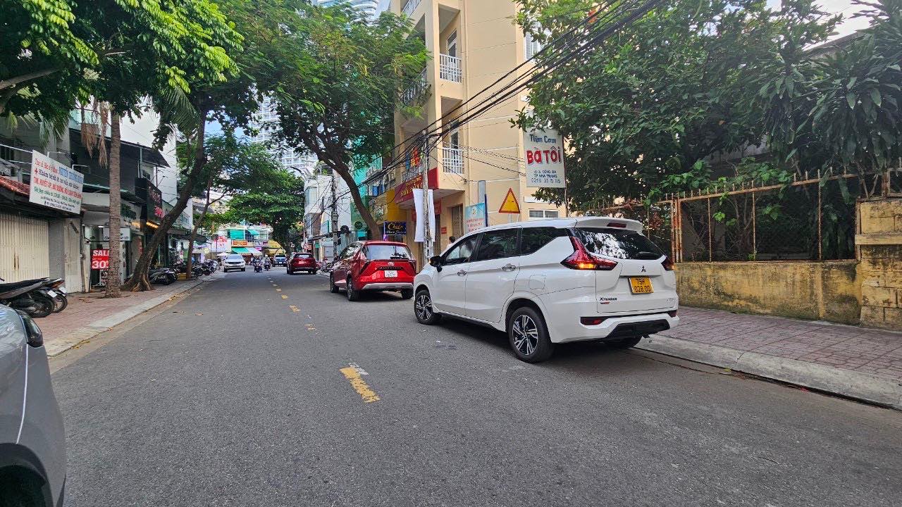 Bán nhà mặt tiền đường Đống Đa, Nha Trang, ngang 10m