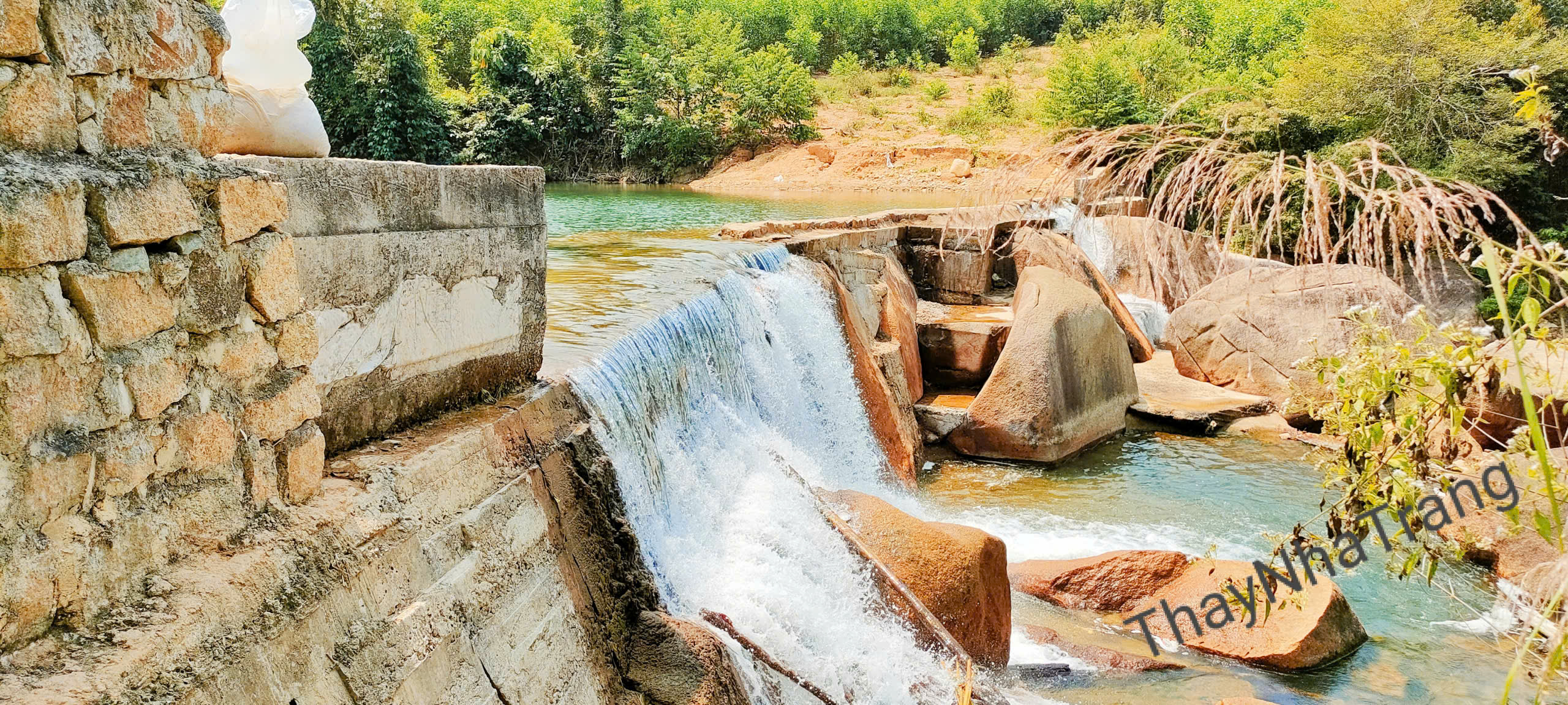 Thác suối xã Sơn Thái 2,2ha _ đẹp và hiếm nơi Khánh Vĩnh ( sát khu Cá Tầm ) ; phù hợp làm nơi tu tiên. Giá 2.650ty