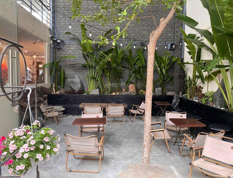 Bán nhà 2 mặt tiền đường Trần Nguyên Hãn, Nha Trang, đang cho thuê 20tr/ tháng