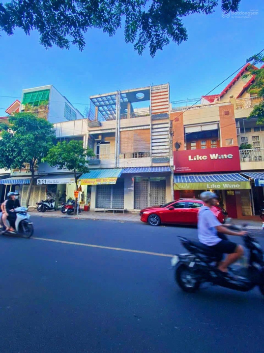 Bán nhà Mặt tiền 7,8m đường Trần Nhật Duật, Nha Trang, Vị trí sầm uất.