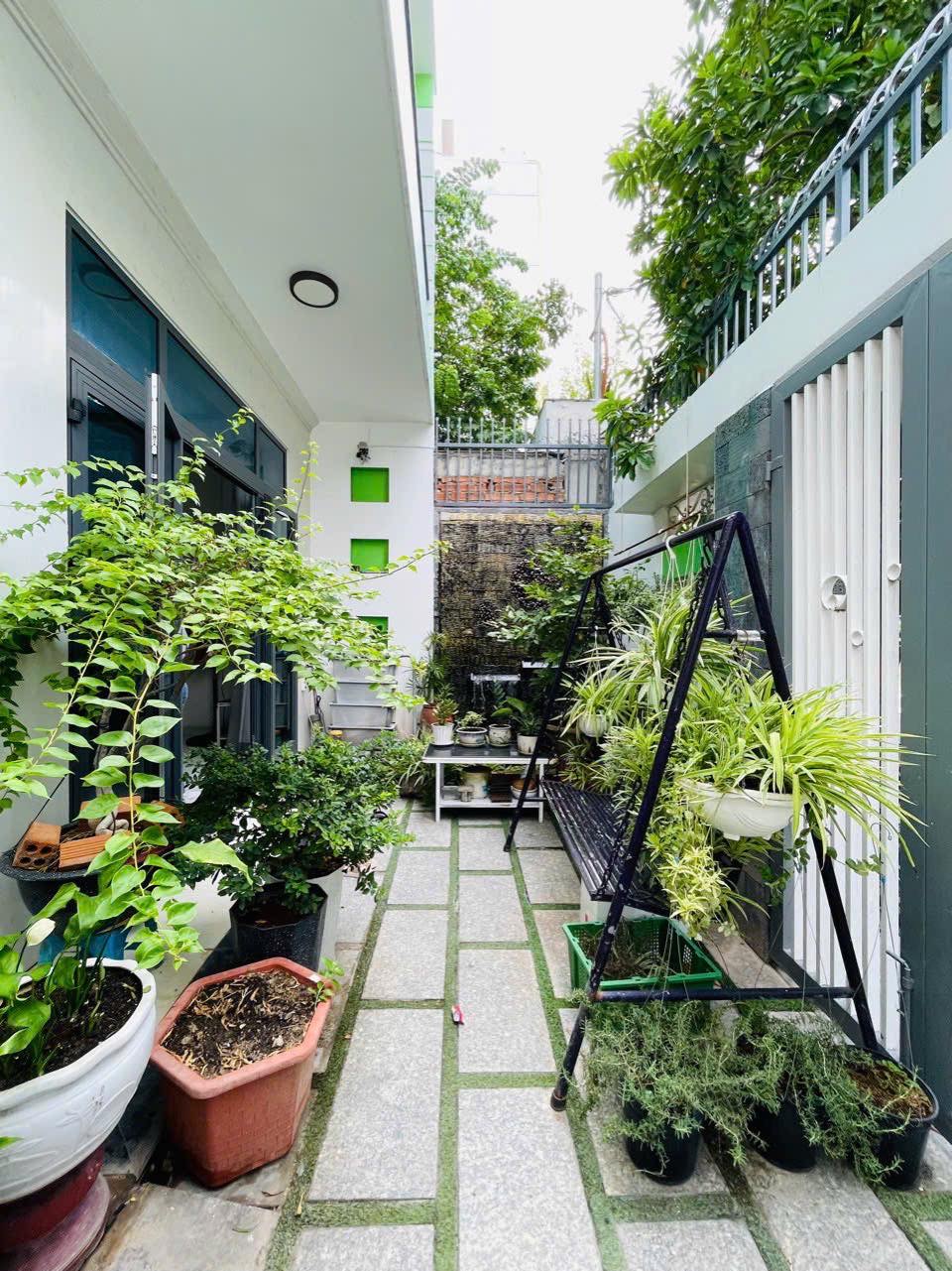 Bán nhà mặt đường Lê Chân, Nha Trang, ngang 7m nở hậu