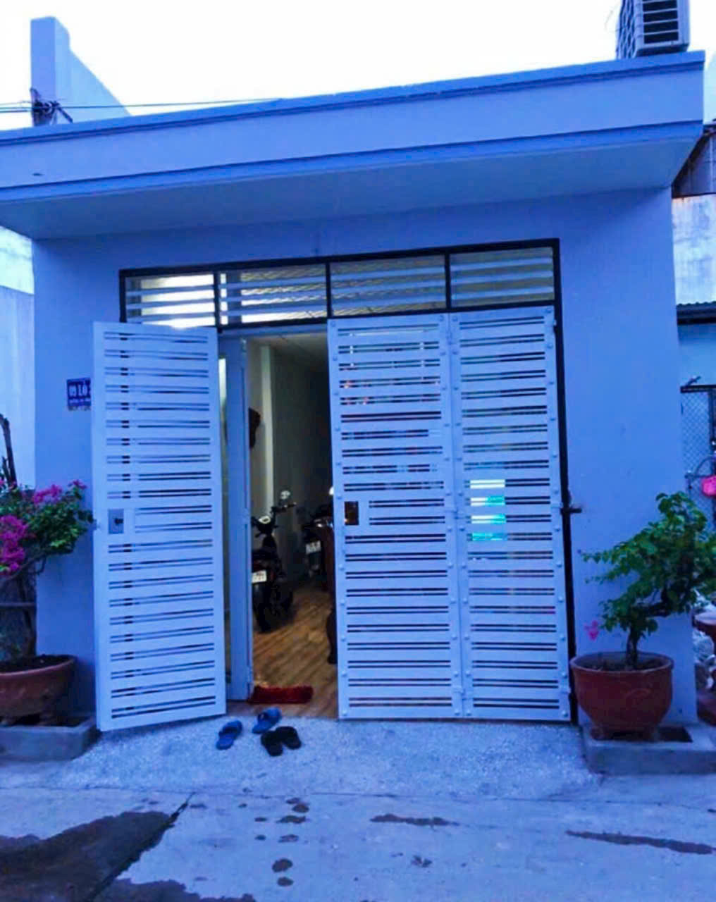 [ Nhà cấp 4 nằm giữa Ngô Văn Sở + Trần Khát Chân ] *** 2 tỷ 450 triệu ***