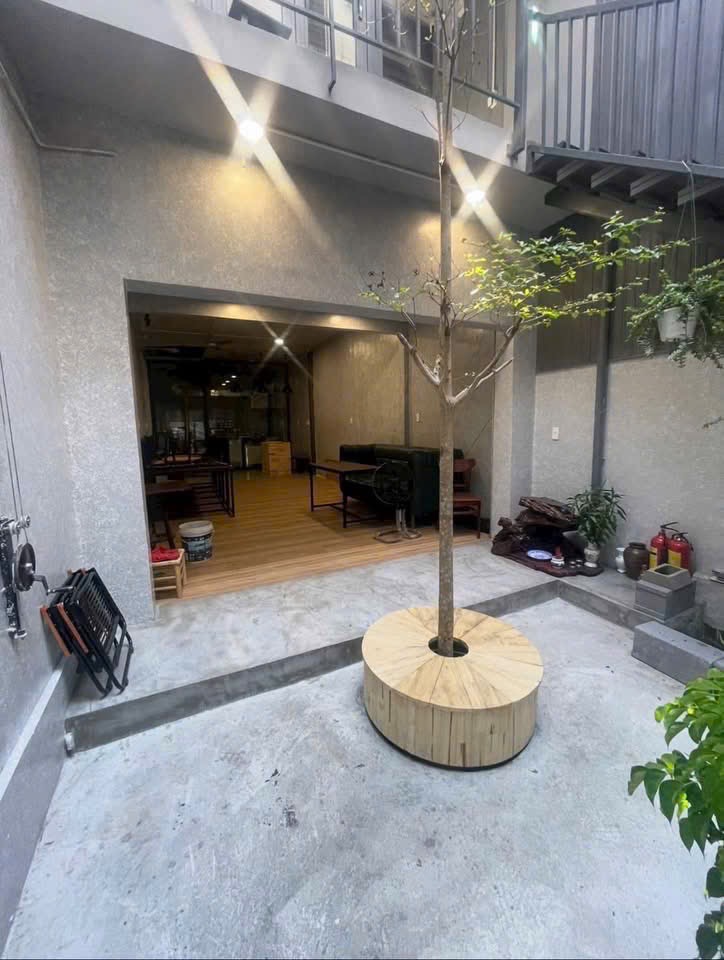 Bán nhà mặt đường Hoàng Văn Thụ, Nha Trang, phù hợp xây Căn hộ