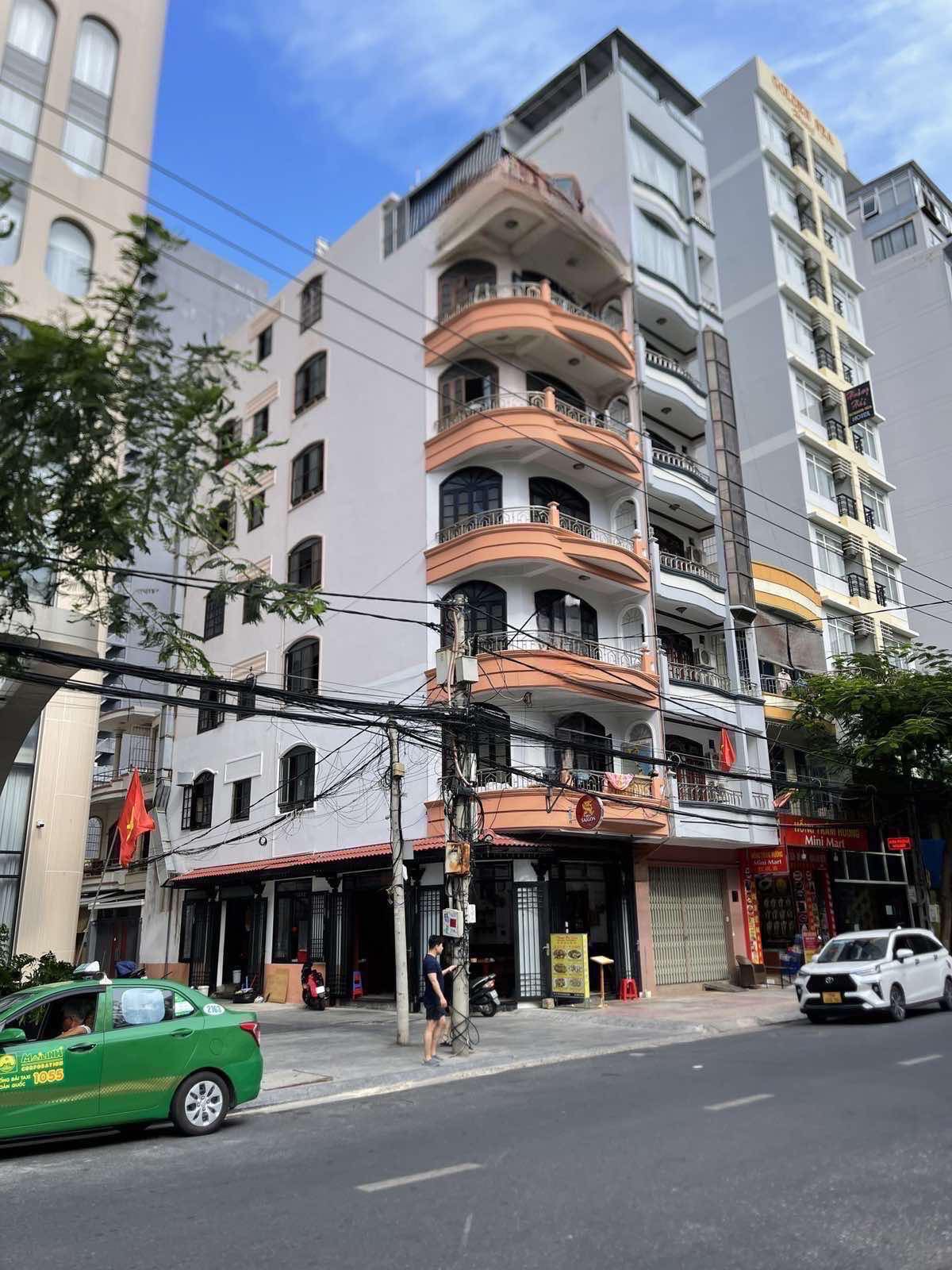 Bán nhà đường Hùng Vương, Nha Trang, 17 phòng căn hộ