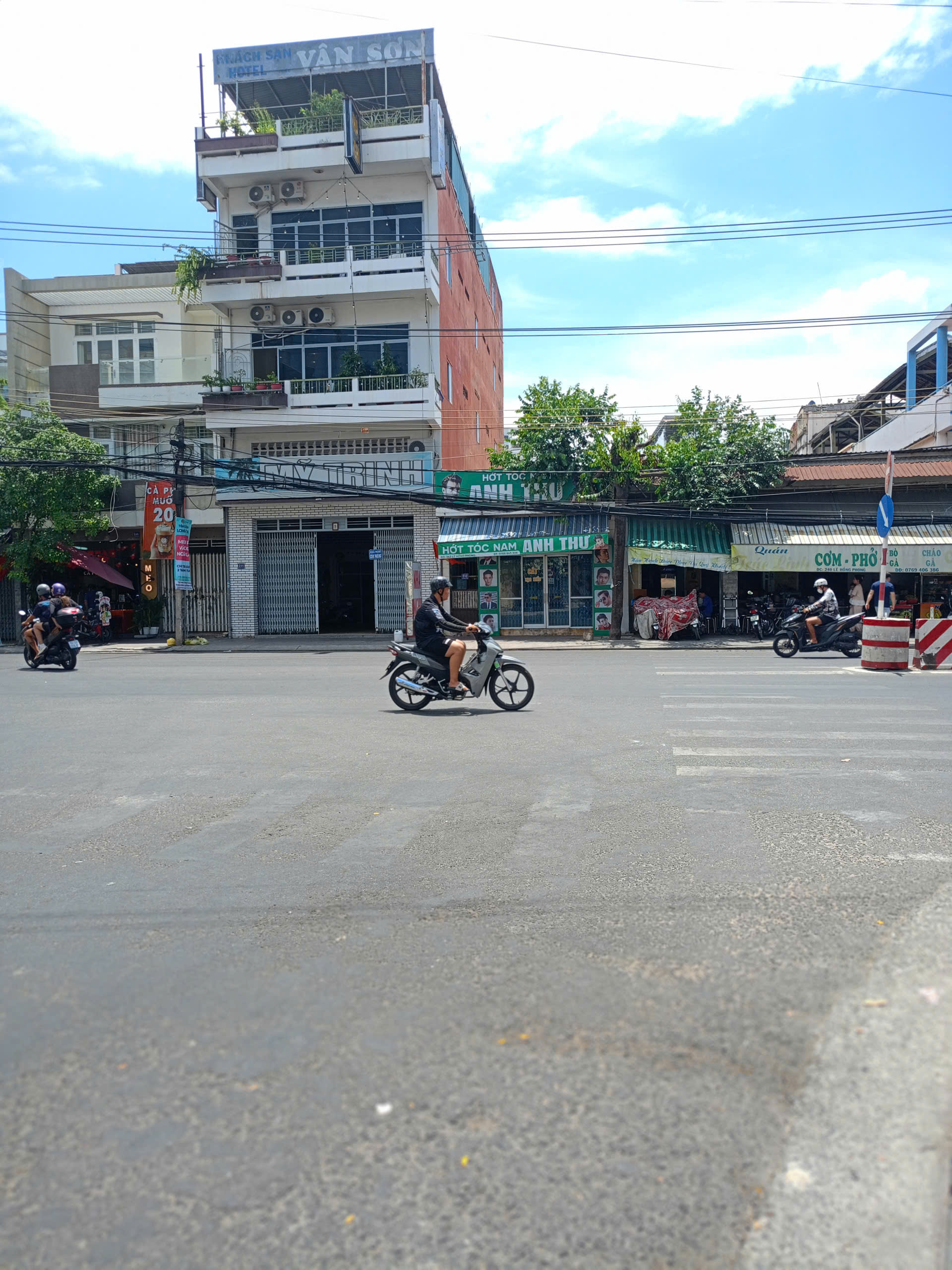 BÁN NHÀ CẤP 4 MẶT TIỀN LÊ HỒNG PHONG – PHƯỚC HẢI, PHƯỜNG NAM TRANG NHA TRANG. Giá 16 TỶ 900 TRIỆU