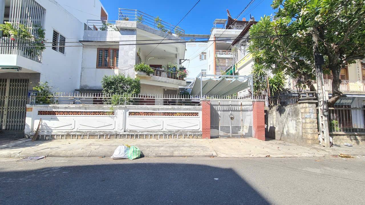 Bán Nhà 3 Tầng mặt tiền đường Mê Linh, Tp Nha Trang giá rẻ 100tr/m2