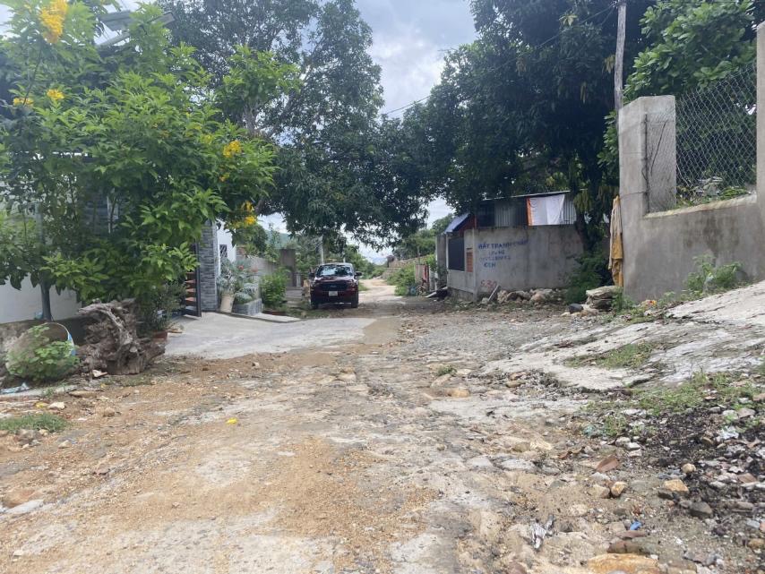 Bán lô đất Biệt thự Vĩnh Hòa cách biển Nha Trang chỉ 2km