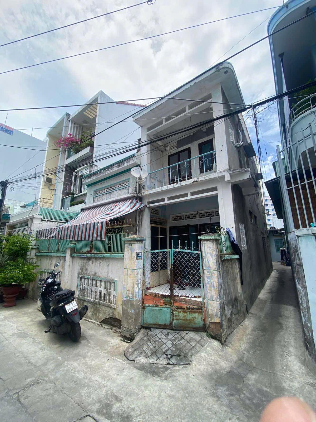 Bán nhà hẻm ô tô Tuệ Tĩnh, Nha Trang, cách Biển 200m