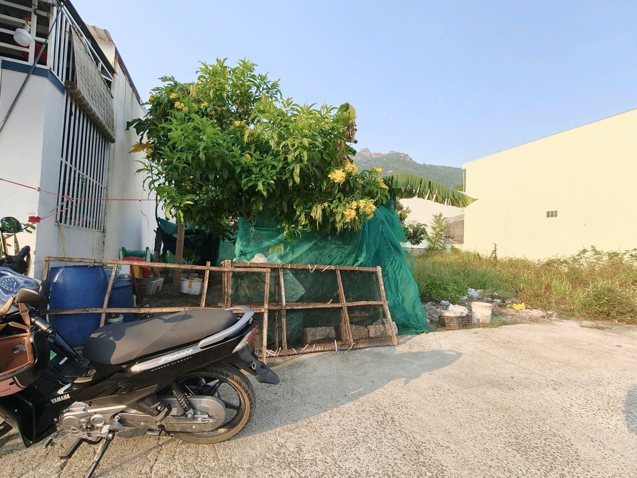 Bán lô đất Full Thổ cư ngang 6,6m - P Nam Nha Trang cách chợ trung tâm Phước Đồng tầm 800m. Giá 2.2 tỷ