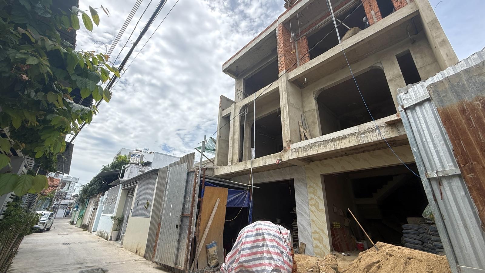 Bán nhà 2 mặt tiền trước và sau tại Hẻm Củ Chi, Nha Trang. Cách Biển 700m