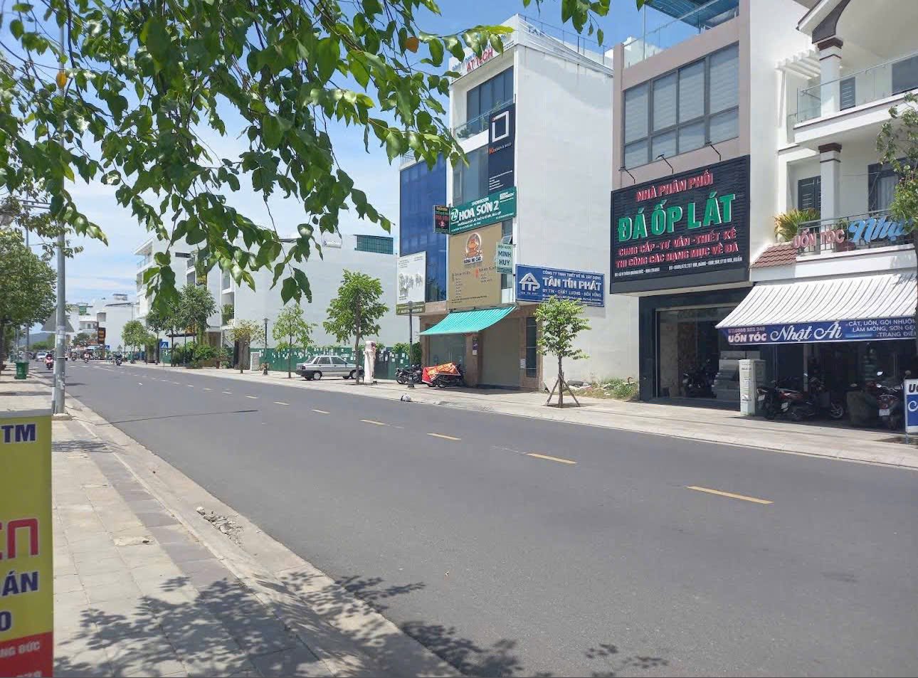 Bán lô mặt tiền đường Thích Quảng Đức- VCN Phước Long 1