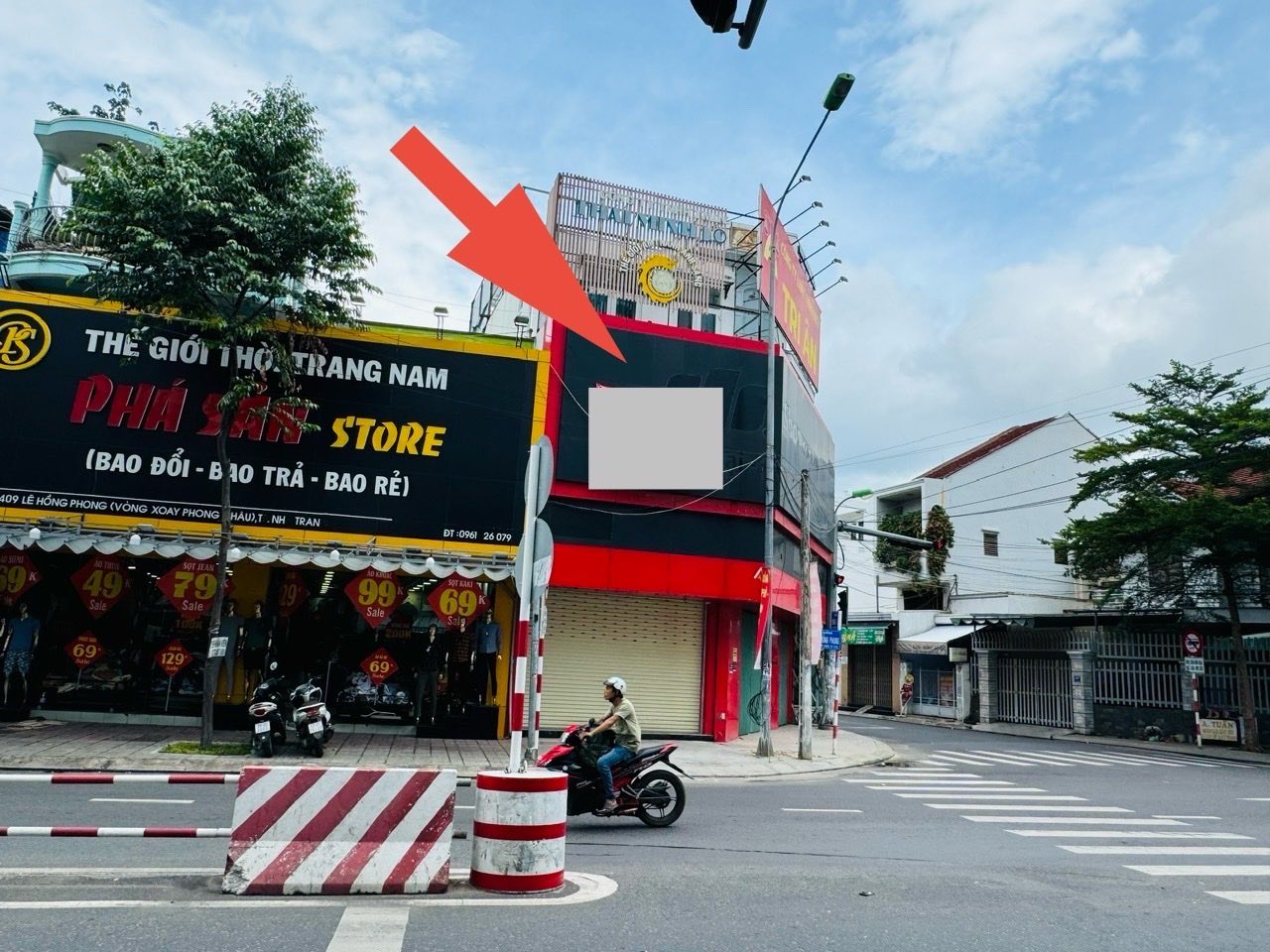 Bán nhà mặt đường Lê Hồng Phong ngay vòng xoay Phong Châu