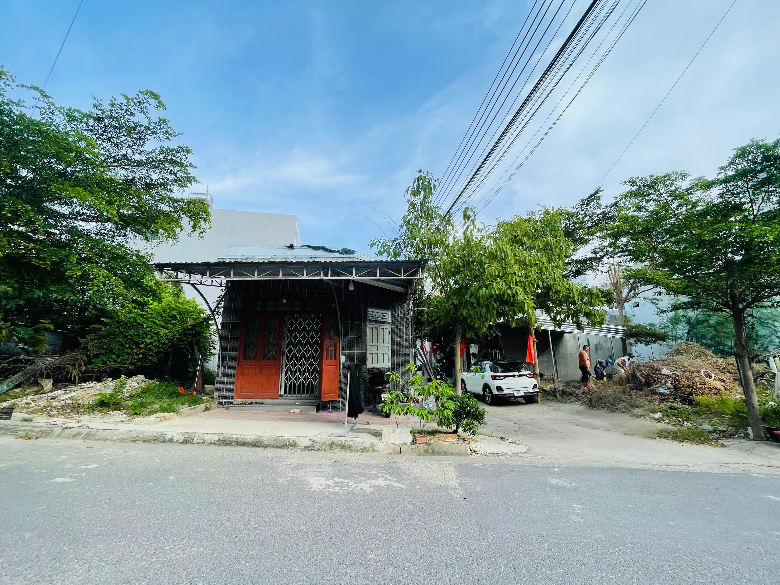 Căn góc đường Nguyễn Địa Lô - Bắc Nha Trang. Dt 67m2. Giá 5.5 tỷ