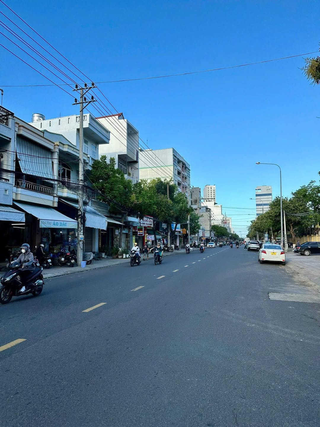 Bán căn góc 2 mặt tiền Dã Tượng ngang 7m, gần biển Nha Trang.