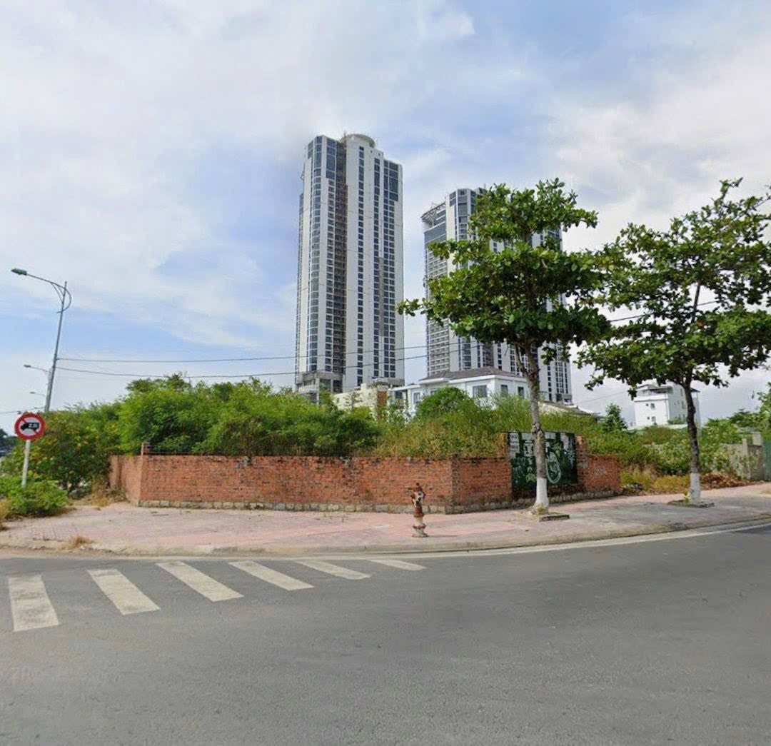 Bán lô góc 2 mặt tiền đường Phạm Văn Đồng, Nha Trang
