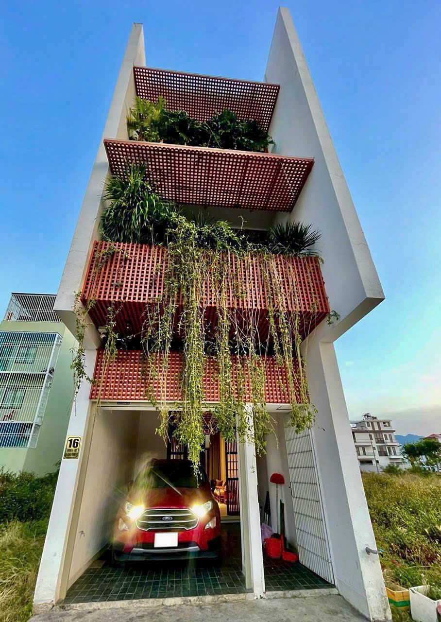 BÁN NHÀ ĐẸP 4 TẦNG ĐỐI DIỆN CÔNG VIÊN, SỔ HỒNG HOÀN CÔNG - DÒNG TIỀN 18 TRIỆU/THÁNG - GIÁ TỐT CHỈ 8,9 TỶ