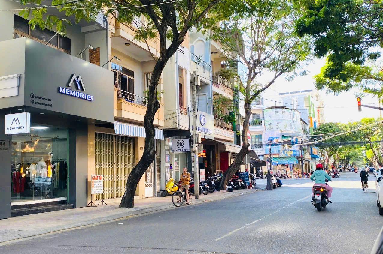 Bán nhà mặt tiền Hồng Bàng, Nha Trang, đang cho thuê 31tr