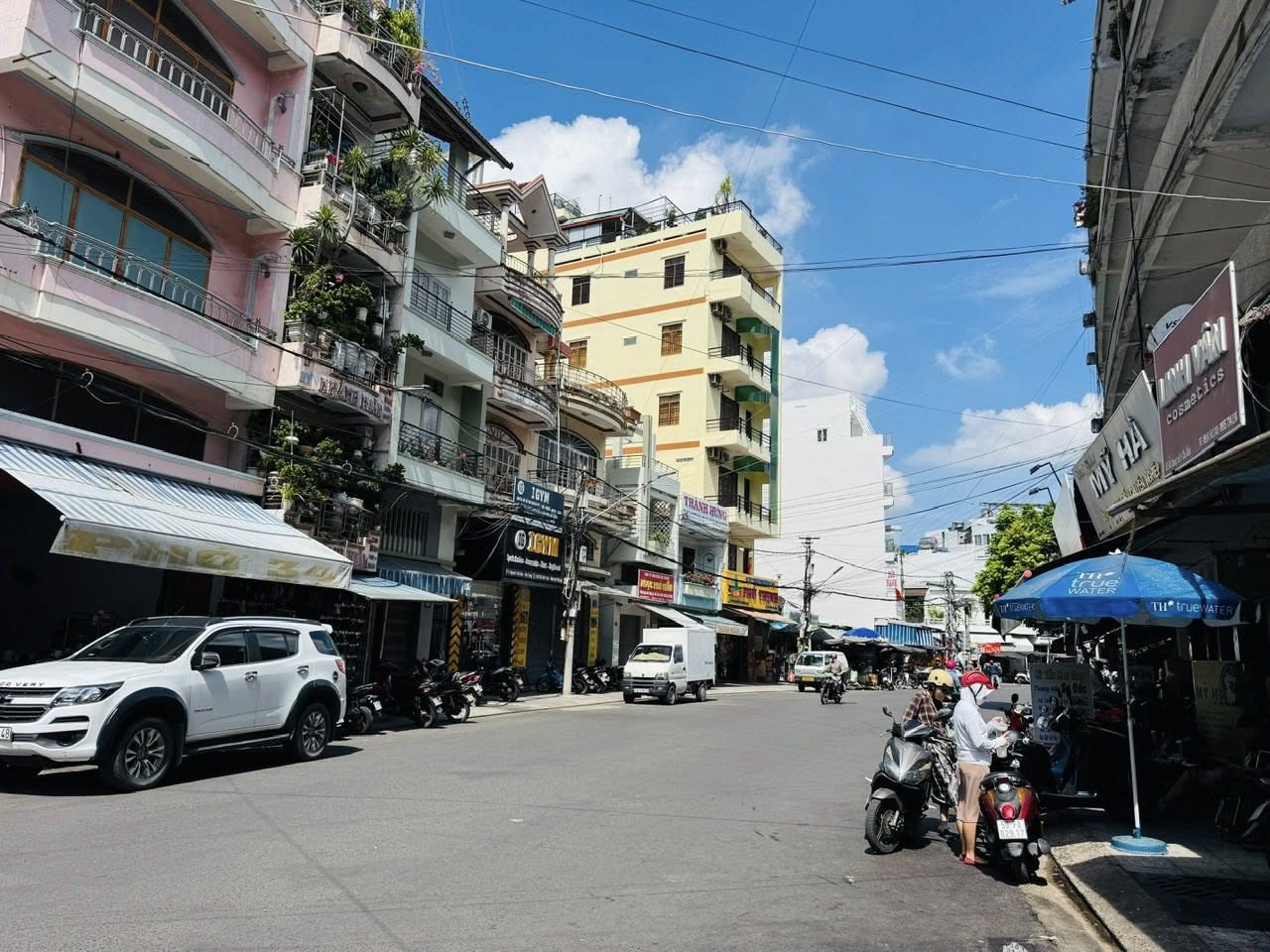 Bán nhà 2 mặt tiền đối diện chợ Đầm, mặt đường Nguyễn Thái Học, Nha Trang